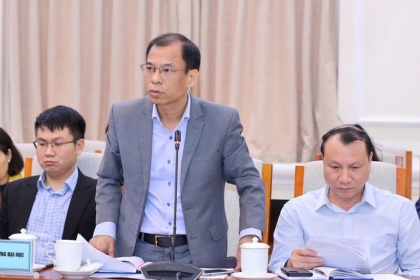 Các chuyên gia tham gia góp ý tại hội thảo.