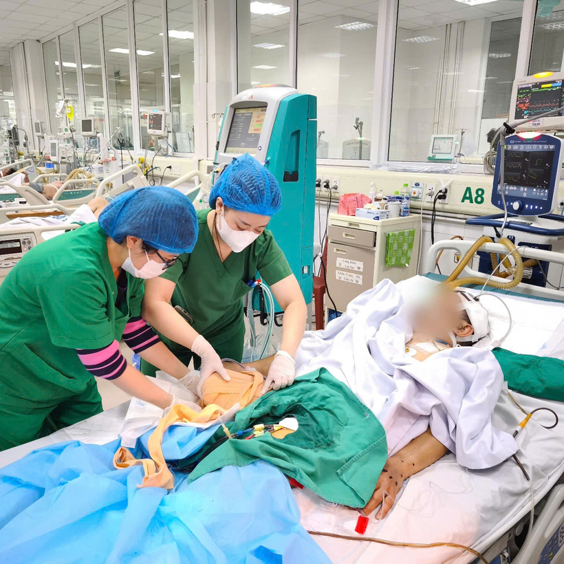 Ông T đã qua cơn nguy kịch và dần hồi phục. Ảnh: BVCC