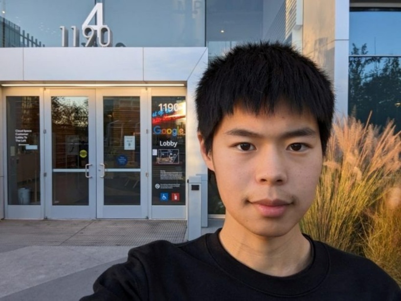 Stanley Zhong từng bị 16 trường đại học ở Mỹ từ chối. Ảnh: Stanley Zhong/LinkedIn.