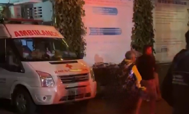 Đội xe 0 đồng Huế đưa thi thể nạn nhân về để lo hậu sự. Ảnh: Sức khỏe & Đời sống