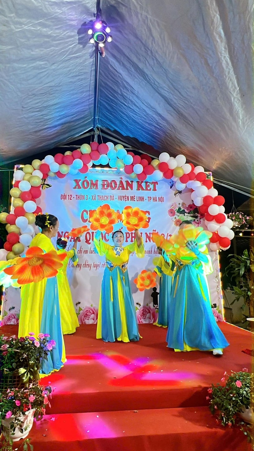 Các tiết mục giao lưu văn nghệ. Ảnh: Báo Dân trí.