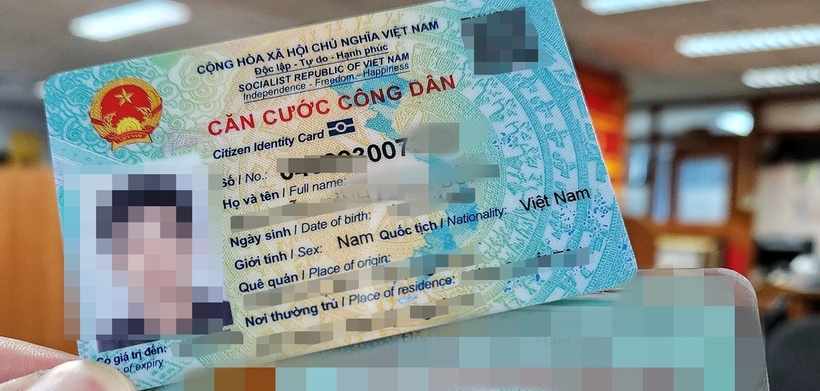 Bộ Công an đề xuất các tổ chức, cá nhân cung cấp dịch vụ mạng xã hội không được yêu cầu chụp ảnh CCCD, CMND làm yếu tố xác thực tài khoản. Ảnh minh hoạ.