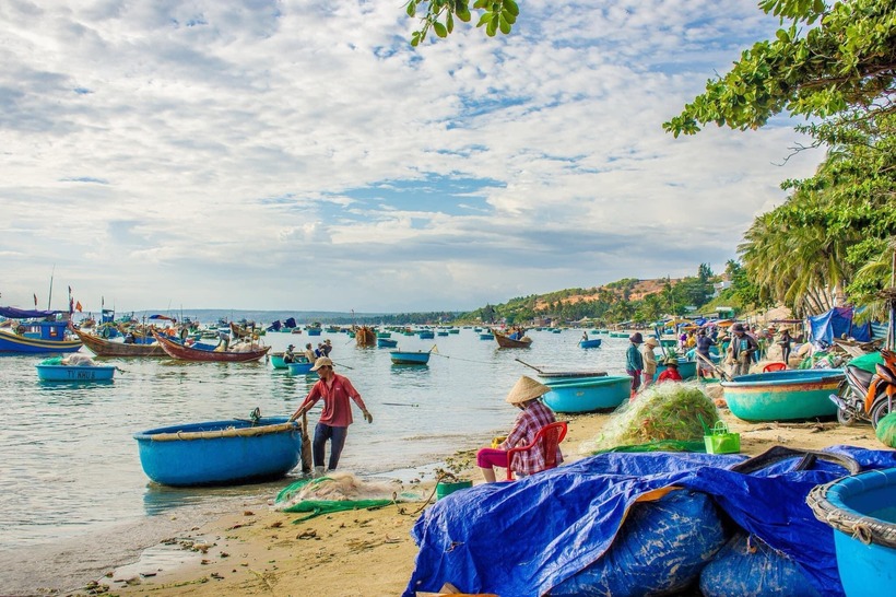 Cuộc sống chân chất của người dân địa phương.