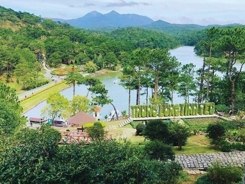 Thung lũng Tình Yêu nằm trên một quả đồi rừng thông với tổng diện tích lên tới hơn 140ha.