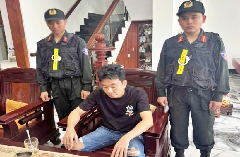 Đối tượng Nguyễn Đăng Khoa bị bắt tại nhà. Ảnh: Dân Trí