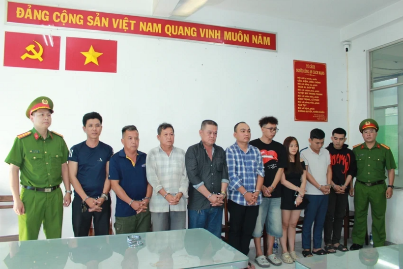 Công an TP.HCM khởi tố, bắt tạm giam chín người trong vụ khiêng quan tài diễu phố. Ảnh: Pháp luật TP.HCM