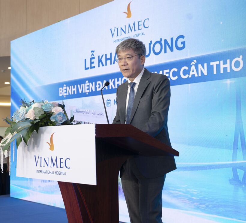 TS.BS Phùng Nam Lâm - Phó Tổng Giám đốc Chuyên môn Hệ thống Y tế Vinmec phát biểu tại lễ khai trương.