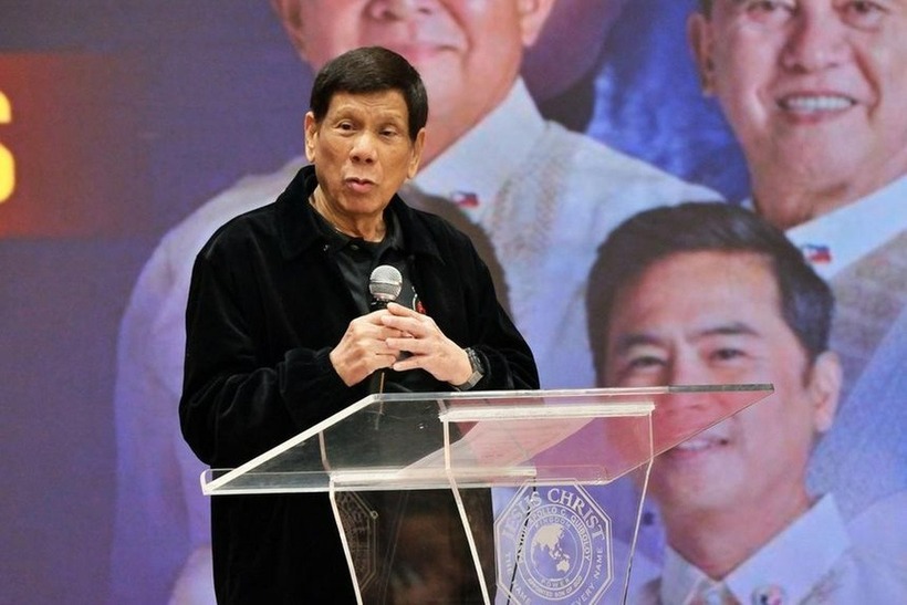 Cựu Tổng thống Duterte phát biểu trước cộng đồng Philippines tại Hong Kong ( Trung Quốc) ngày 9/3. Ảnh: EPA