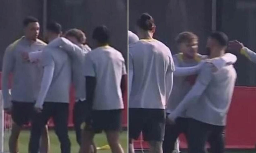 Salah và Alexander-Arnold xô xát cực căng trên sân tập trước thềm tái đấu PSG.