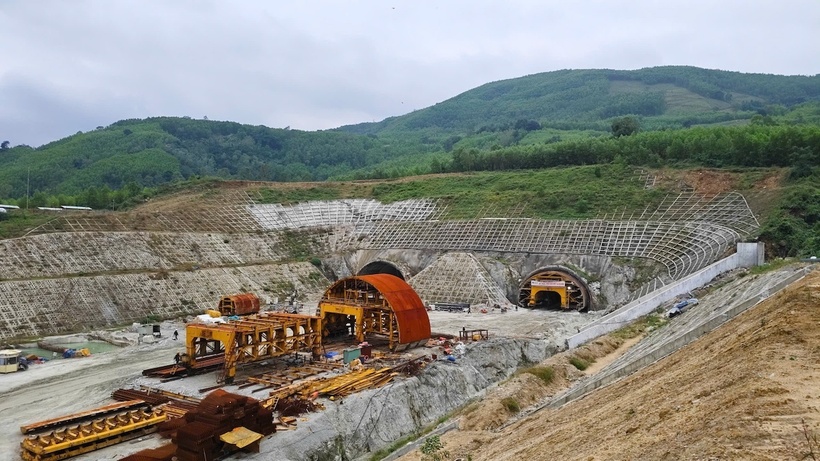 Thi công đào hầm số 3 và triển khai công tác đổ bê tông vỏ hầm