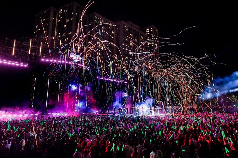 Sức hút của 8Wonder được minh chứng bằng biển người tham dự trong những mùa trước