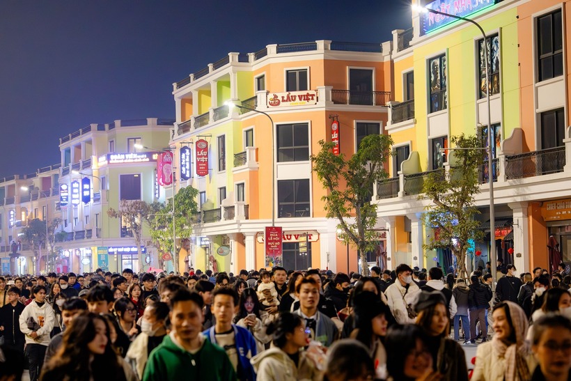 Chiến lược kiến tạo điểm đến có 1-0-2 của Vinhomes đã mang tới Thành phố Đảo Hoàng gia sự sôi động không ngừng