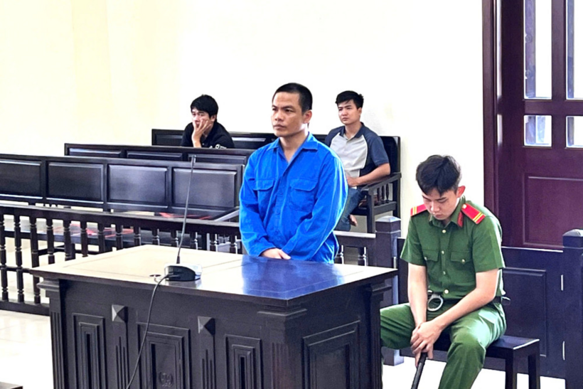 Bị cáo Võ Hữu Nghĩa tại phiên tòa xét xử. Ảnh: Báo Long An