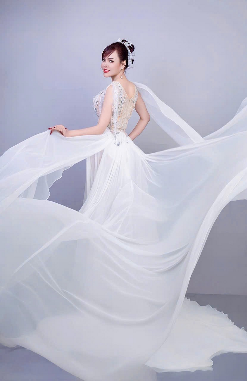 Á hậu Ánh Quyên: “Hành trình khẳng định thương hiệu qua những bộ sưu tập thời trang ấn tượng” - 5