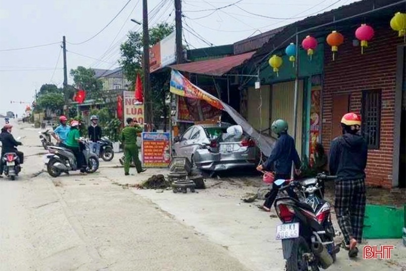 Hiện trường xảy ra vụ tai nạn. Ảnh: Báo Hà Tĩnh.