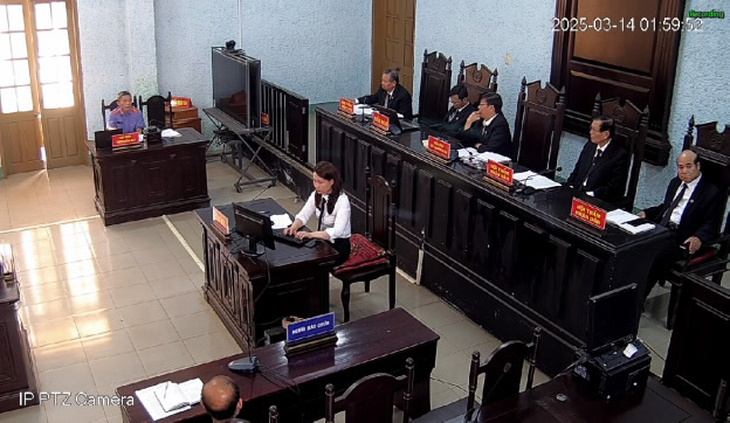 Hội đồng xét xử trong phiên tòa ngày 13/3. Ảnh: Tuổi trẻ