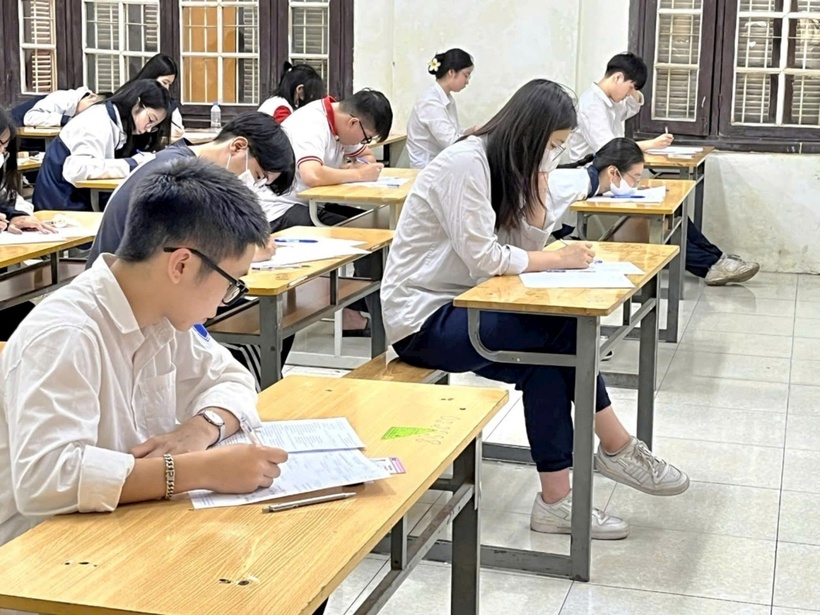 Trong số các môn thi tốt nghiệp THPT năm 2025, môn Ngữ Văn thi theo hình thức tự luận, các môn còn lại đều thi theo hình thức trắc nghiệm khách quan. Ảnh minh họa: Hà Nội Mới