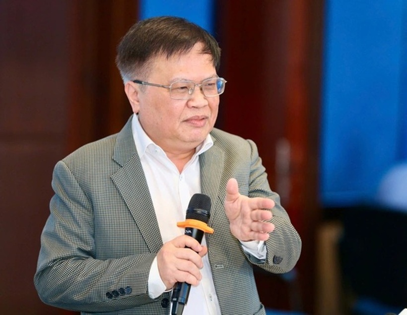 TS Nguyễn Đình Cung, nguyên Viện trưởng Viện Nghiên cứu quản lý kinh tế Trung ương (CIEM, nay là Viện Nghiên cứu chính sách và Chiến lược) tại diễn đàn ngày 13/3. (Ảnh: Người lao động)