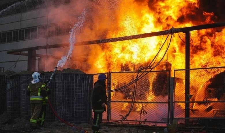 Nga dội bão lửa "không kịp thở" vào Ukraine. Ảnh: Reuters