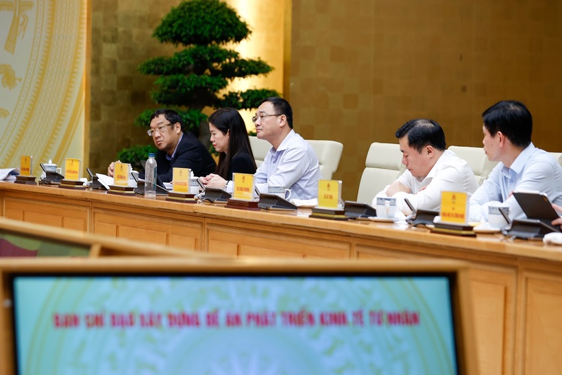 Phó Thủ tướng yêu cầu tiếp thu tối đa các ý kiến xác đáng để tiếp tục hoàn thiện Đề án (Ảnh: VGP).