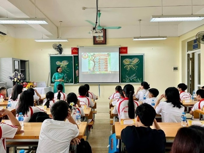 Xét tuyển vào lớp 1, lớp 6 ở Hà Nội: Một số điều phụ huynh cần lưu ý. Ảnh minh họa.