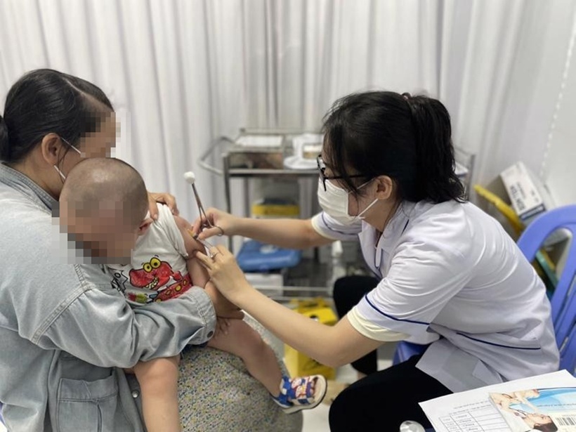 Thủ tướng yêu cầu đẩy nhanh tiêm chủng vaccine phòng, chống bệnh sởi. Ảnh minh họa