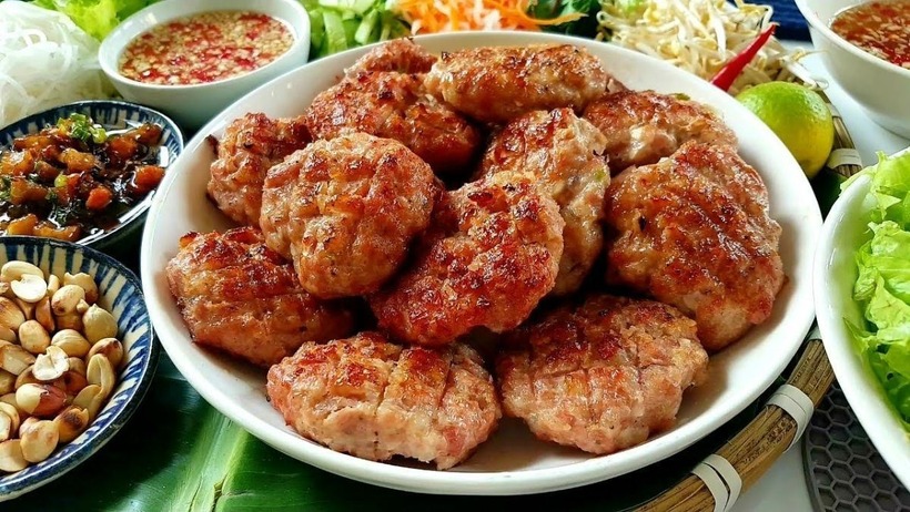 Thịt viên nướng là món ngon dễ làm với những viên thịt mềm, thơm lừng có lớp ngoài giòn rụm. Ảnh minh họa.