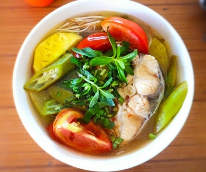 Món cá quế nấu canh chua.