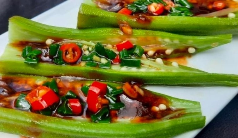 Mùi vị ngọt thanh của đậu bắp hòa quyện với mỡ hành thơm phức làm bất cứ ai ăn đều không quên được. Ảnh minh họa.