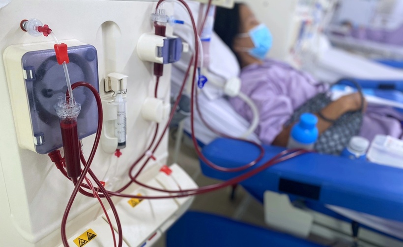 Bệnh nhân được lọc máu tại một bệnh viện ở TP.HCM. Ảnh: Dân Trí.