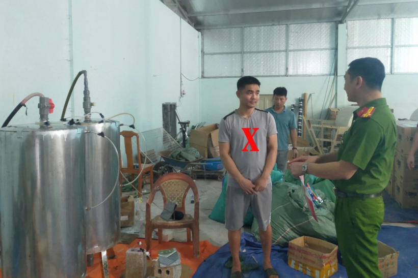 Đối tượng Lê Hạ Tuấn (dấu X). (Ảnh: Công an tỉnh Thanh Hóa/Dân Trí)