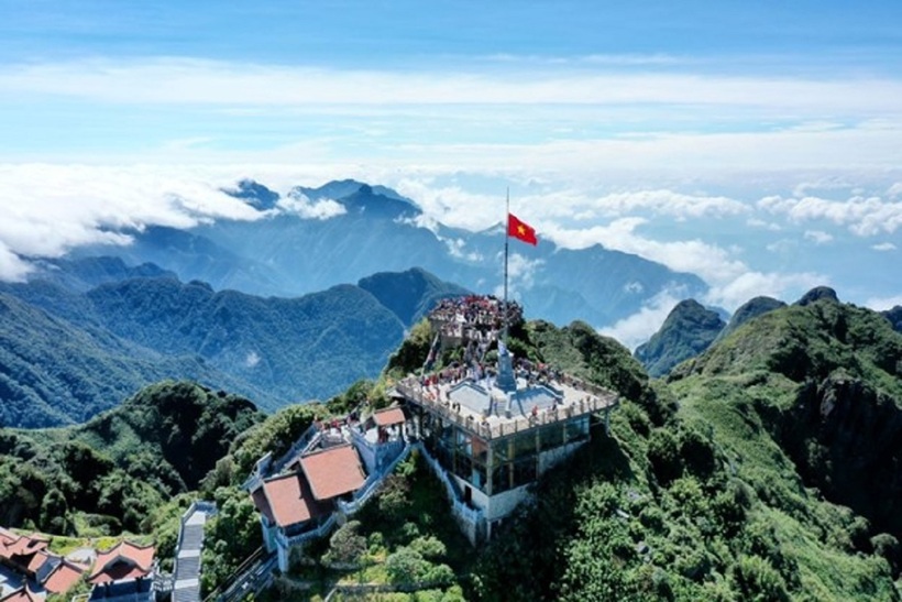 Đoàn đại sứ và doanh nghiệp quốc tế khám phá Fansipan - 1