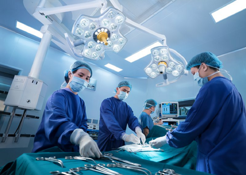 Phẫu thuật có thể được chỉ định trong trường hợp nghe kém do tổn thương cơ học