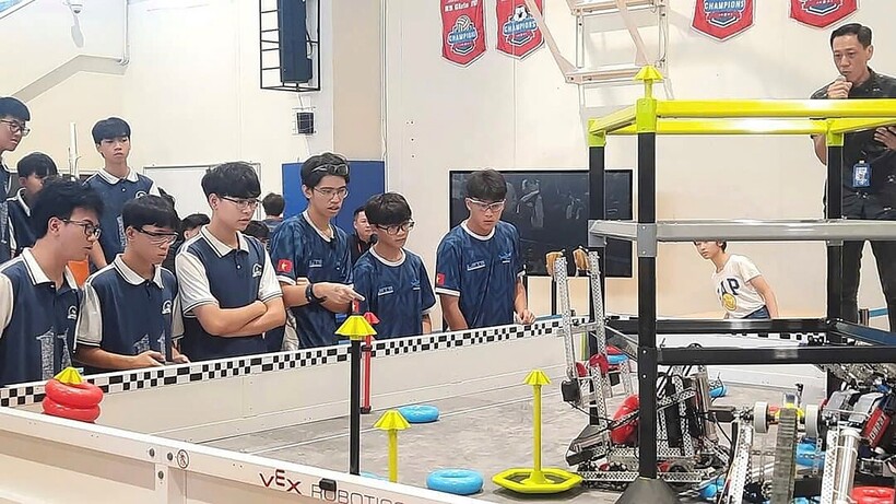 Đội tuyển trường tranh tài tại Giải miền Nam tháng 2/2025