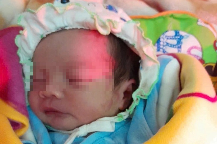 Bé trai sơ sinh trong vụ việc. Ảnh: Dân Việt