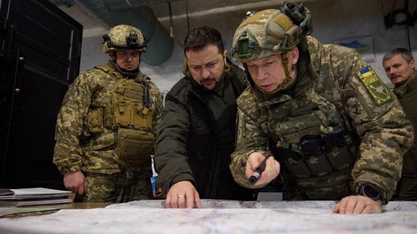 Tổng thống Volodymyr Zelensky bất ngờ đến thăm quân đội ở Donetsk. Ảnh: Pravda