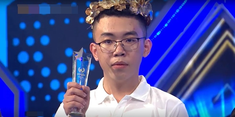 Hiền Lương là thí sinh xuất sắc nhất và giành vòng nguyệt quế với 350 điểm chung cuộc. Ảnh: VTV.