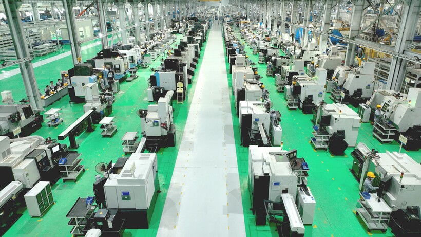 Máy móc thiết bị được đầu tư công nghệ hiện đại, đáp ứng yêu cầu sản xuất, gia công cơ khí chế tạo.jpg
