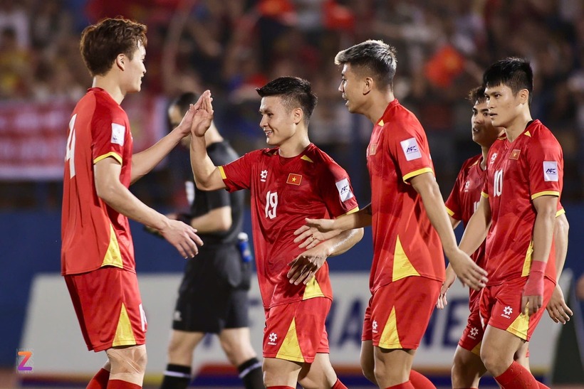 Quang Hải ghi bàn thắng nâng tỷ số lên 5-0 cho Việt Nam. Ảnh: Znews.