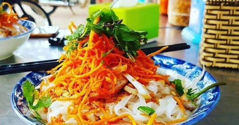 Phở chua ngon nhất khi ăn nguội hoặc ấm.