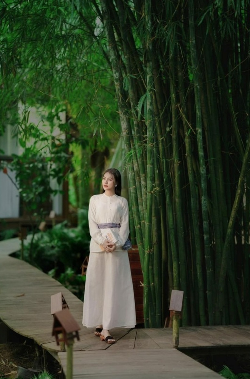Bên cạnh căn biệt thự tại TP.HCM, Vân Trang còn sở hữu một khu vườn sinh thái rộng 50.000m2 ở Tiền Giang. Trên trang cá nhân, nữ diễn viên từng nhiều lần hé lộ hình ảnh về khu vườn này.