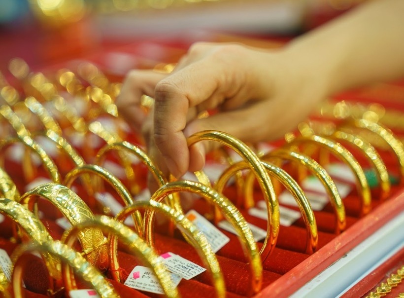 Tin tức giá vàng tối nay (26/3): Nguyên nhân giá vàng "nhảy vọt", vượt ngưỡng 99 triệu đồng/lượng. Ảnh minh họa