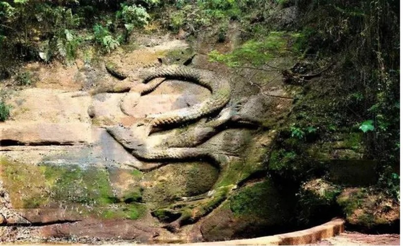 Thông tin về việc tìm thấy bạc lan truyền nhanh chóng, và cơ quan quản lý di tích văn hóa đã được liên hệ để tiến hành khảo cổ.