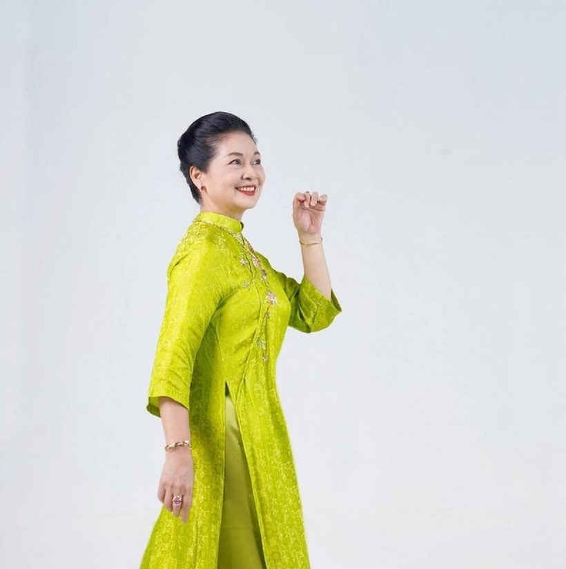 Trái ngược với những bi kịch trên phim của "người đàn bà khổ nhất màn ảnh Việt", NSƯT Minh Phương có một cuộc sống gia đình viên mãn.