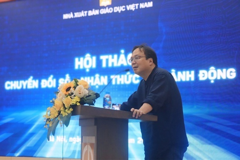 Ông Nguyễn Tiến Thanh - Chủ tịch Hội đồng thành viên (HĐTV), Tổng Giám đốc Nhà xuất bản Giáo dục Việt Nam phát biểu tại Hội thảo (Ảnh: Đỗ Long).