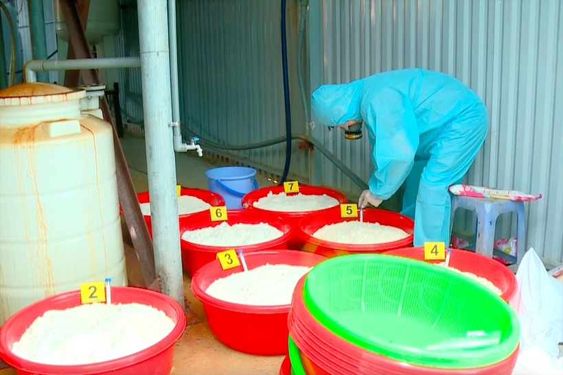 Tiếp đó, các đối tượng đưa chất bột trắng sang kho xưởng tại địa chỉ số 47 Cát Lợi, TP.Nha Trang, để thực hiện giai đoạn cuối cho ra ketamin tinh khiết. Toàn bộ các hoạt động được các đối tượng thực hiện chủ yếu về đêm đến rạng sáng trong nhiều ngày.