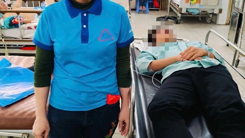 Em T được cấp cứu tại Bệnh viện Đa khoa Thống Nhất Đồng Nai. (Ảnh: Pháp luật TP.HCM)