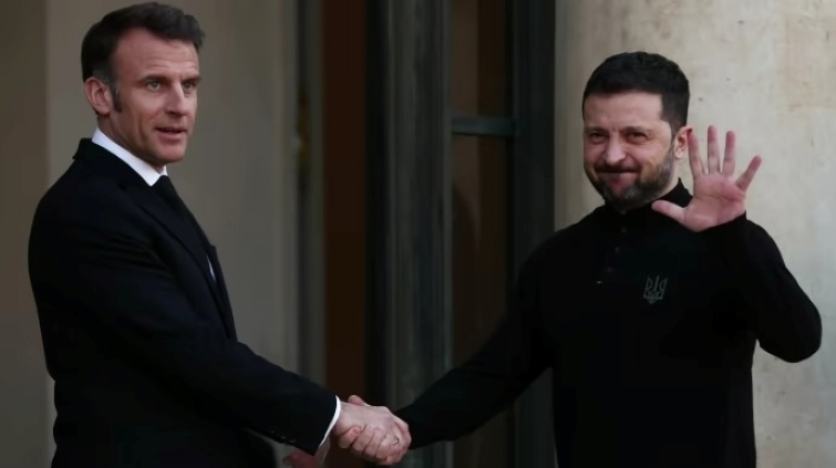 Tổng thống Pháp Emmanuel Macron và Tổng thống Ukraine Volodymyr Zelensky. Ảnh: Getty Images