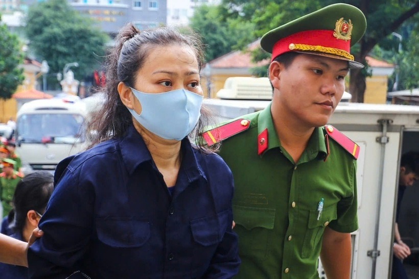 Bị cáo Phụng lĩnh 18 năm tù. Ảnh: Dân trí