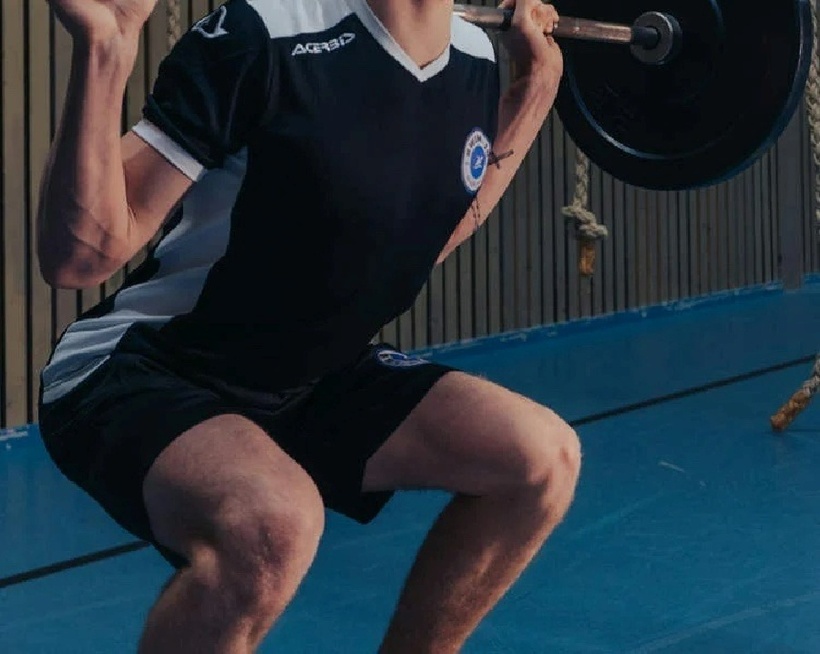 Squat 2.000 lần để thắng cược, chàng trai phải nhập viện vì suy thận nặng. Ảnh minh họa.